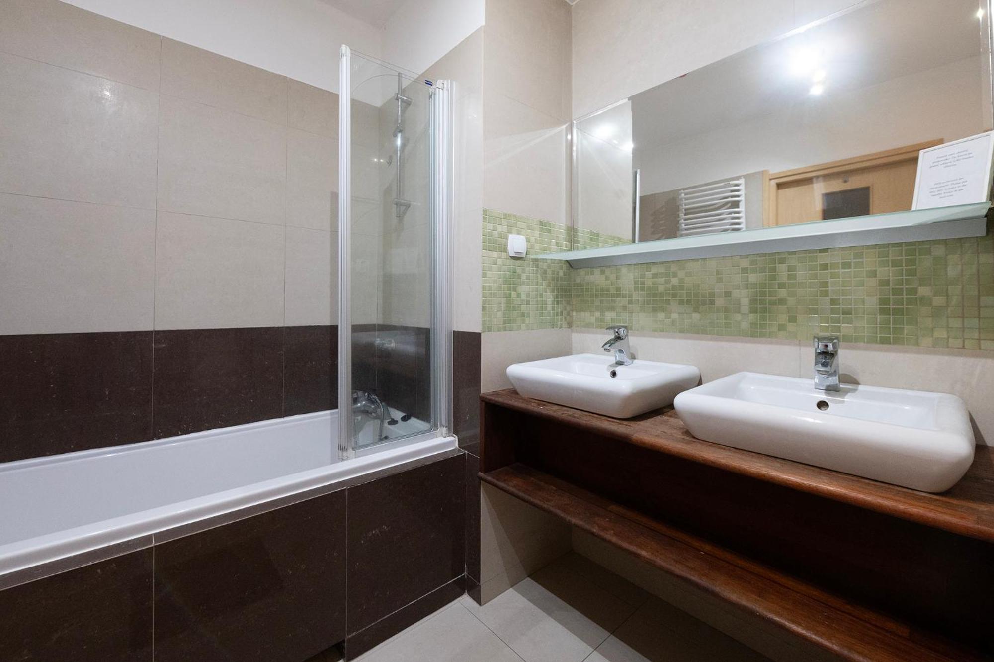 Essence Of Lodz-145M!Central-Secured-Comfy18Ppl!&Freeparking エクステリア 写真